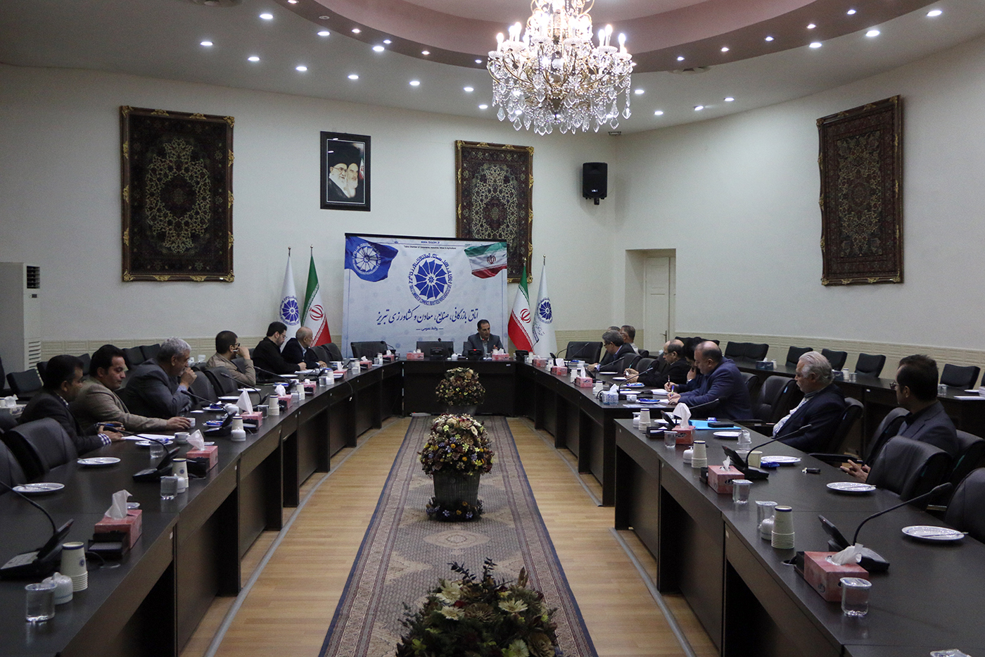 جلسه توجیهی نمایندگان اتاق در هیئت‌های تشخیص مطالبات تامین اجتماعی استان