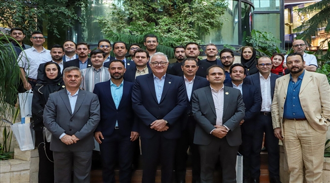 نقش جوانان در توسعه اقتصادی؛ از برگزاری همایش تاب‌آوری تا ایجاد بستر انتقال تجربه