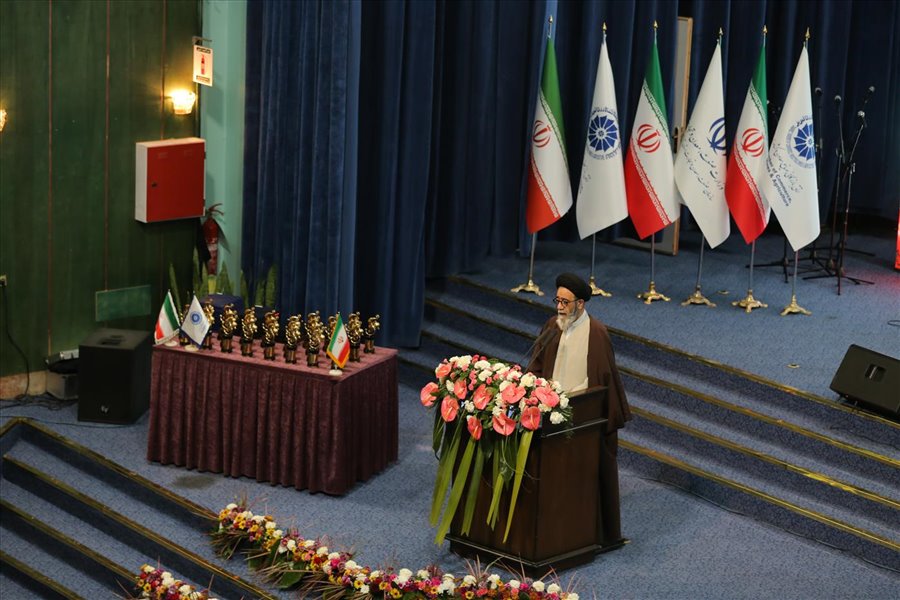 مراسم تجلیل از صادرکنندگان برگزیده آذربایجان شرقی در سال 1400 (1)