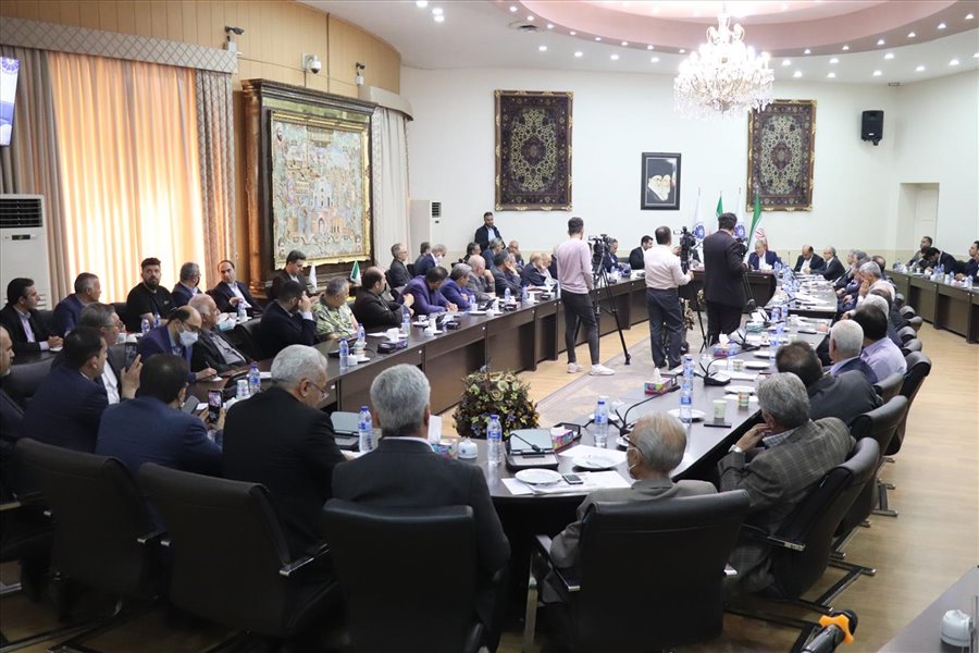 نشست فعالان اقتصادی استان با وزیر صمت