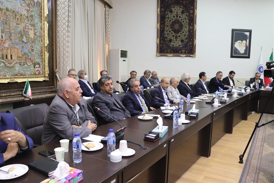 نشست فعالان اقتصادی استان با وزیر صمت