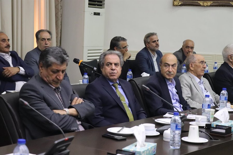 نشست فعالان اقتصادی استان با وزیر صمت