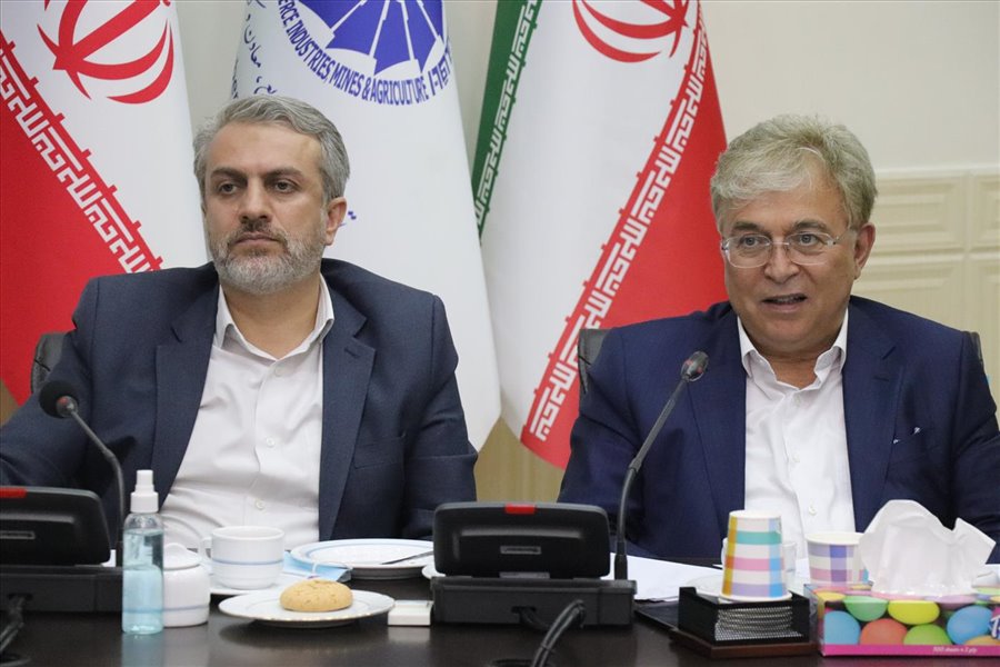 نشست فعالان اقتصادی استان با وزیر صمت