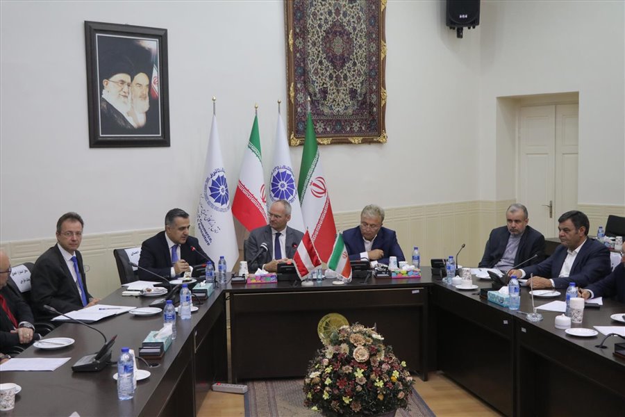 سفیر اتریش در ایران در اتاق تبریز