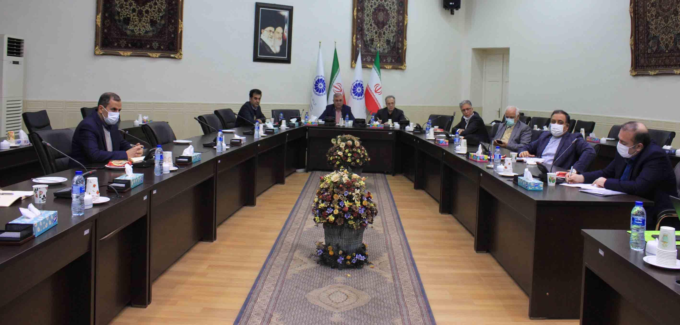 مصوبات پرثمر مالیاتی برای واحدهای فولادی در کمیسیون صادرات اتاق تبریز 
