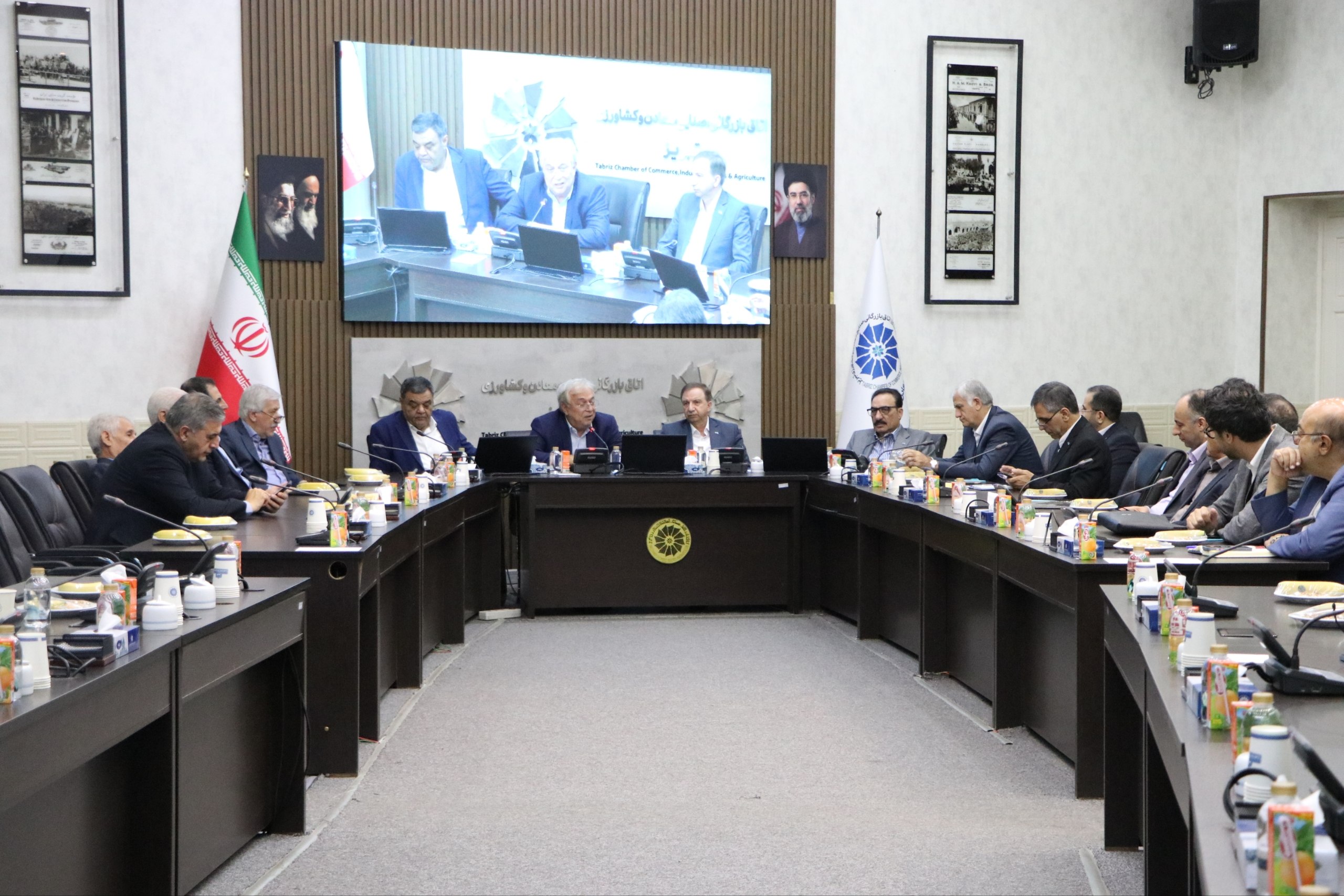 دیدار هیئت رئیسه اتاق تبریز با مدیر عامل بانک دی 